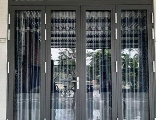 Những hạn chế của cửa màu tối