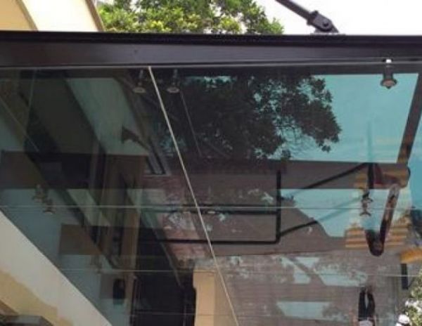 Các loại phim thường dùng để dán kính cường lực